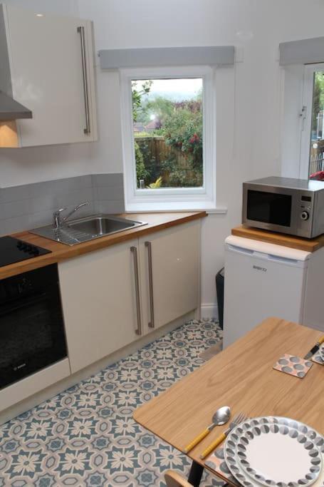 Hideaway Between Coast And Moors In A Beautiful Village Apartment Sleights Exterior foto
